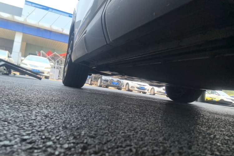 Used BYD Yuan UP 2025 Intelligent Driving Version 401 KM Dynamic Edition Left Side Sill