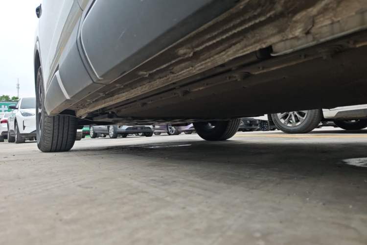 Used BYD Yuan UP 2025 Intelligent Driving Version 401 km Leading Edition Left Side Sill