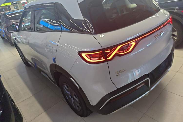 Used BYD Yuan UP 2025 Intelligent Driving Version 401 KM Dynamic Edition Rear Left 45 Deg