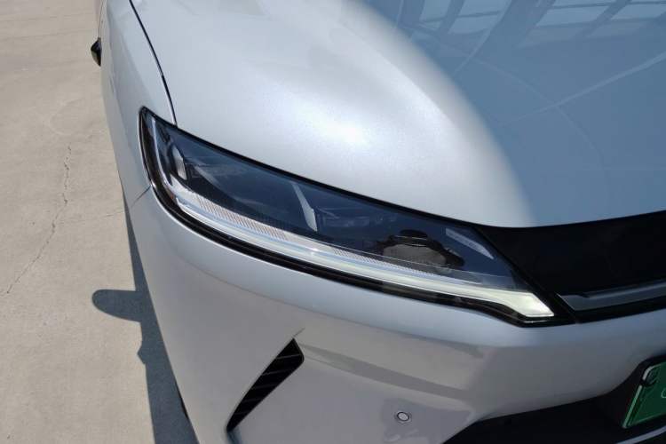 Used BYD Yuan UP 2025 Intelligent Driving Version 401 KM Dynamic Edition Right Front Headlight