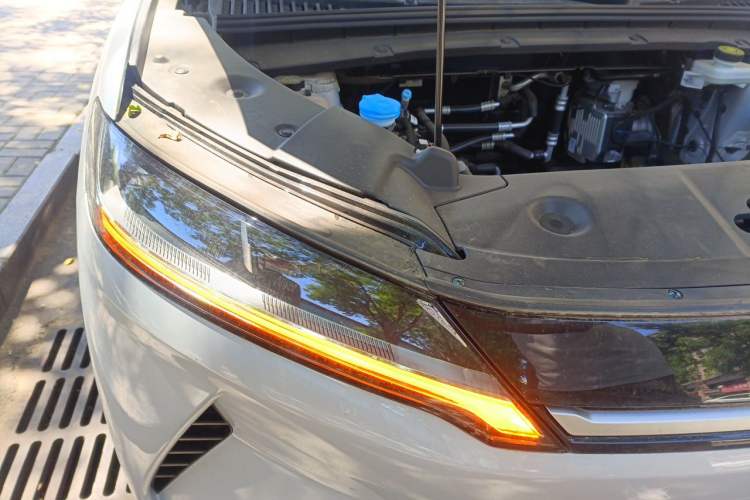 Used BYD Yuan UP 2025 Intelligent Driving Version 401 KM Dynamic Edition Right Front Headlight