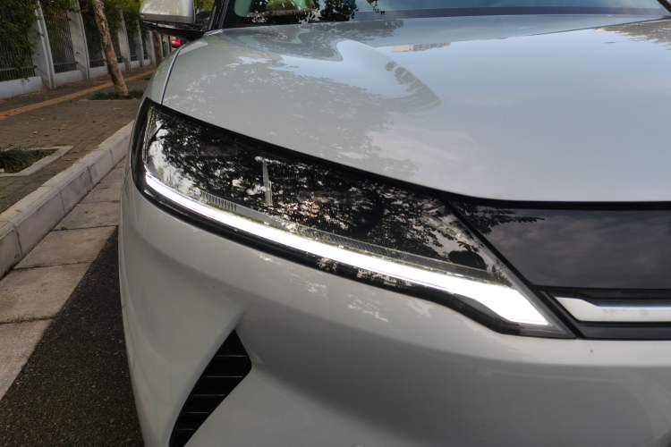 Used BYD Yuan UP 2025 Intelligent Driving Version 401 KM Dynamic Edition Right Front Headlight