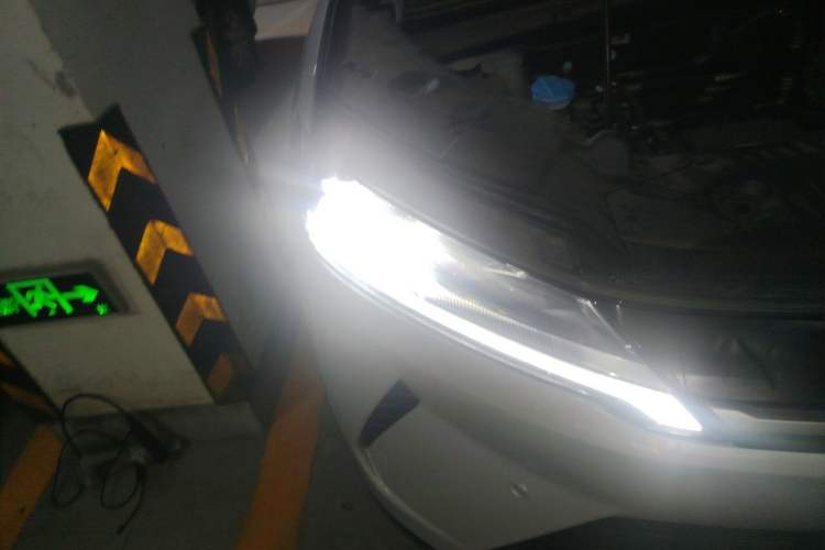 Used BYD Yuan UP 2025 Intelligent Driving Version 401 km Beyond-Range Edition Right Front Headlight