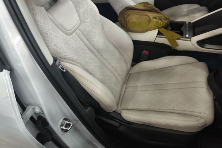 Used BYD Yuan UP 2025 Model 301KM Leading Version Right Front Seat