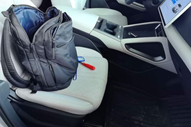 Used BYD Yuan UP 2025 Intelligent Driving Version 401 km Leading Edition Right Front Seat