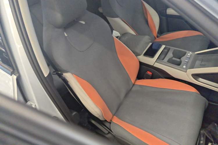 Used BYD Yuan UP 2025 Intelligent Driving Version 401 KM Dynamic Edition Right Front Seat