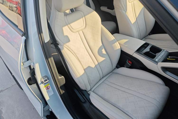 Used BYD Yuan UP 2025 Intelligent Driving Version 401 km Leading Edition Right Front Seat