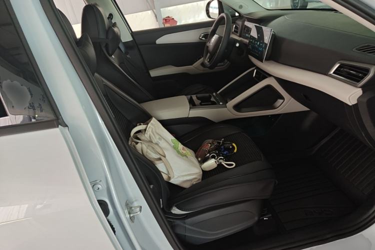 Used BYD Yuan UP 2025 Model 301KM Leading Version Right Front Seat