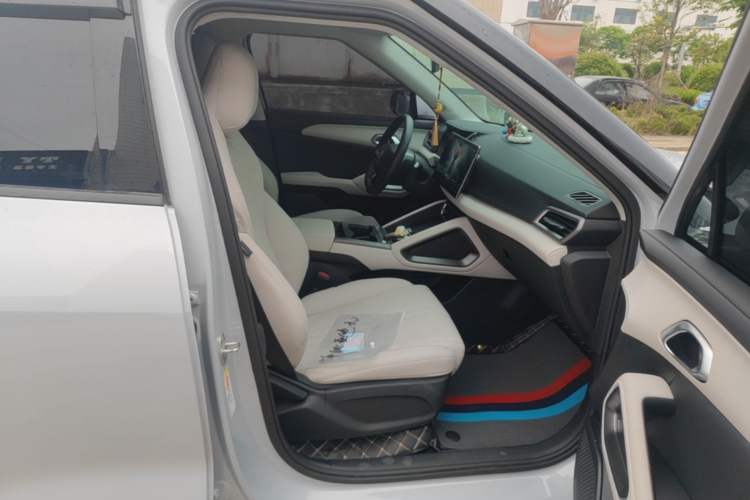 Used BYD Yuan UP 2025 Intelligent Driving Version 401 KM Dynamic Edition Right Front Seat