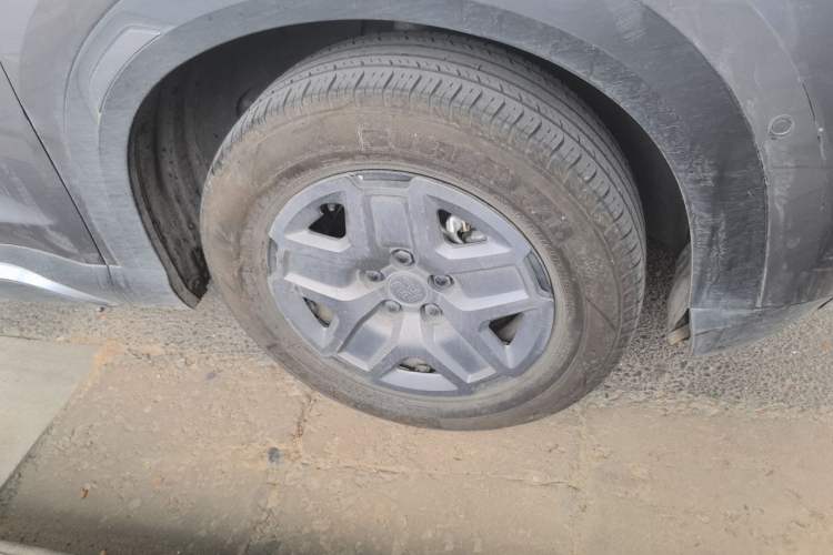 Used BYD Yuan UP 2025 Intelligent Driving Version 401 KM Dynamic Edition Right Front Wheel Hub