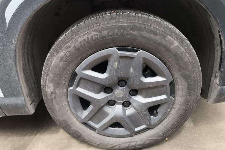 Used BYD Yuan UP 2025 Intelligent Driving Version 401 KM Dynamic Edition Right Front Wheel Hub
