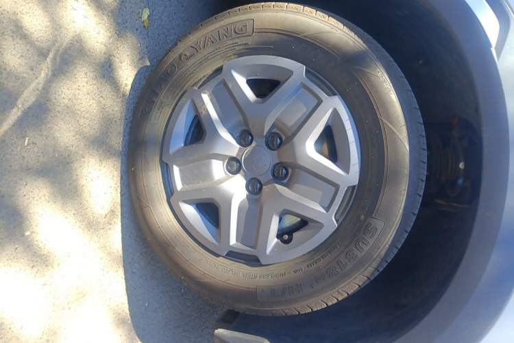 Used BYD Yuan UP 2025 Intelligent Driving Version 401 KM Dynamic Edition Right Front Wheel Hub