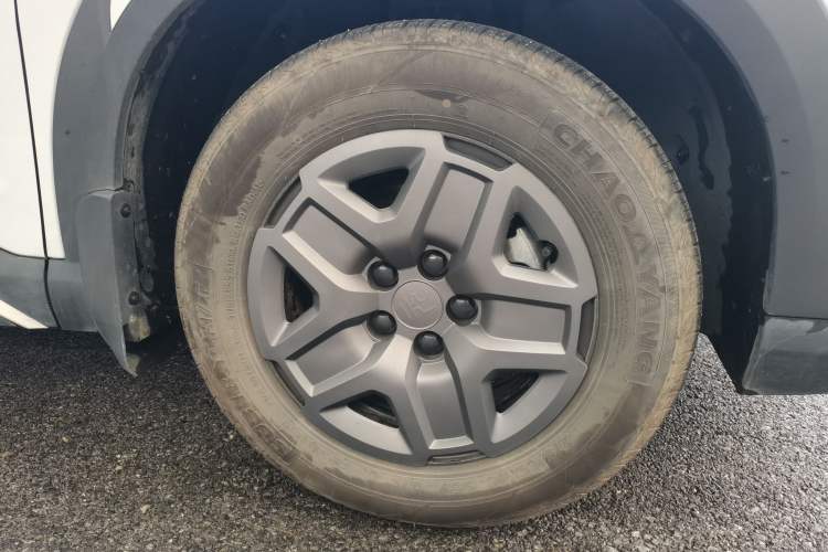 Used BYD Yuan UP 2025 Intelligent Driving Version 401 KM Dynamic Edition Right Front Wheel Hub