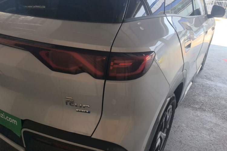 Used BYD Yuan UP 2025 Intelligent Driving Version 401 KM Dynamic Edition Right Rear Taillight