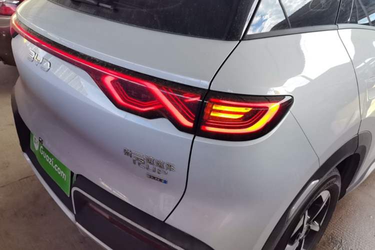Used BYD Yuan UP 2025 Intelligent Driving Version 401 km Leading Edition Right Rear Taillight