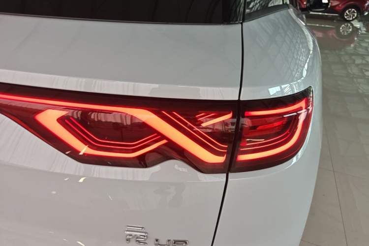 Used BYD Yuan UP 2025 Model 301KM Leading Version Right Rear Taillight