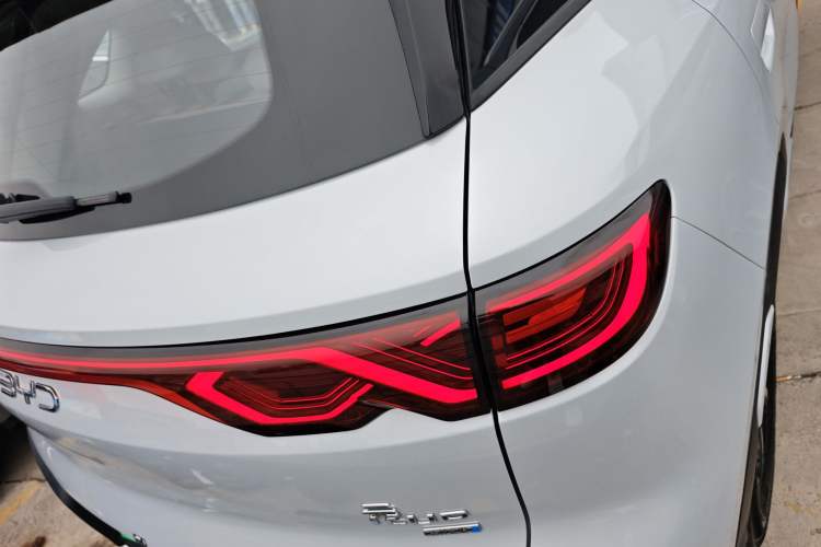 Used BYD Yuan UP 2025 Intelligent Driving Version 401 km Beyond-Range Edition Right Rear Taillight