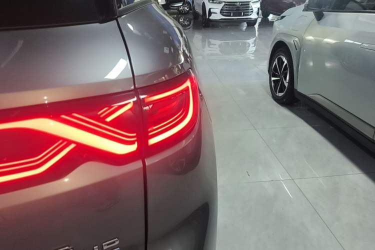 Used BYD Yuan UP 2025 Intelligent Driving Version 401 KM Dynamic Edition Right Rear Taillight