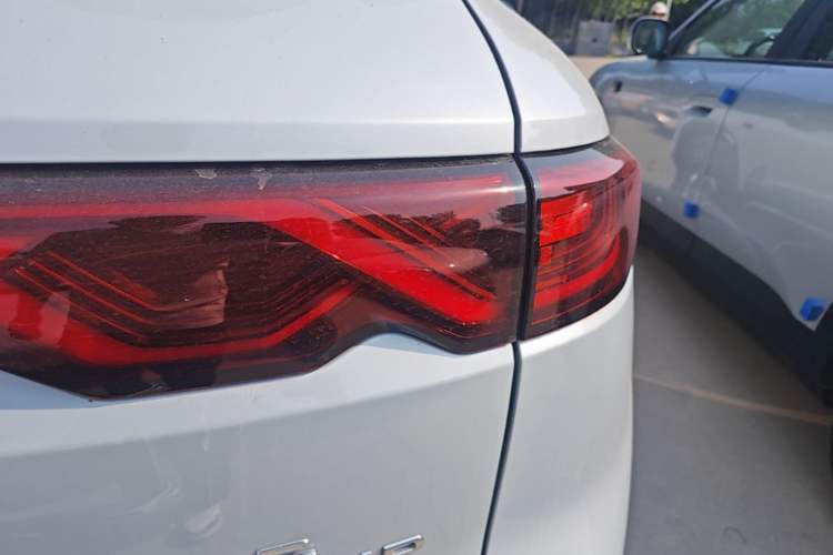 Used BYD Yuan UP 2025 Intelligent Driving Version 401 KM Dynamic Edition Right Rear Taillight