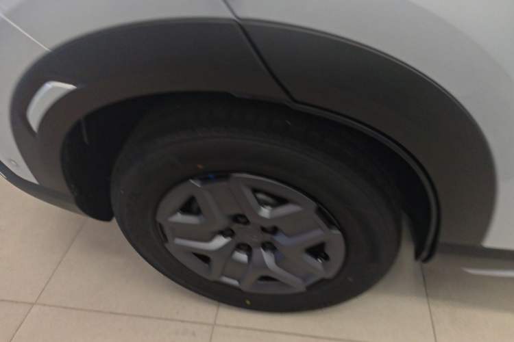 Used BYD Yuan UP 2025 Intelligent Driving Version 401 KM Dynamic Edition Right Rear Wheel Hub