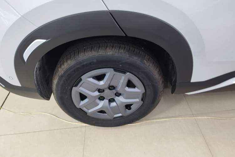 Used BYD Yuan UP 2025 Intelligent Driving Version 401 KM Dynamic Edition Right Rear Wheel Hub