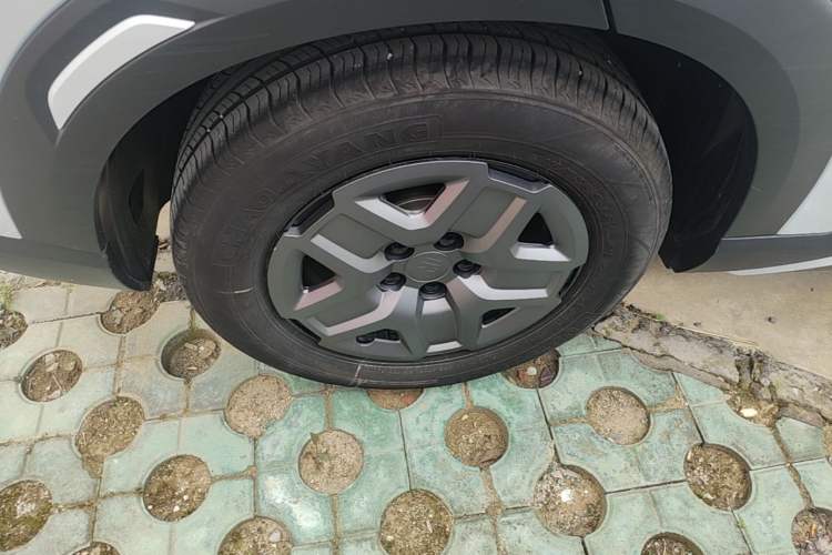 Used BYD Yuan UP 2025 Intelligent Driving Version 401 KM Dynamic Edition Right Rear Wheel Hub
