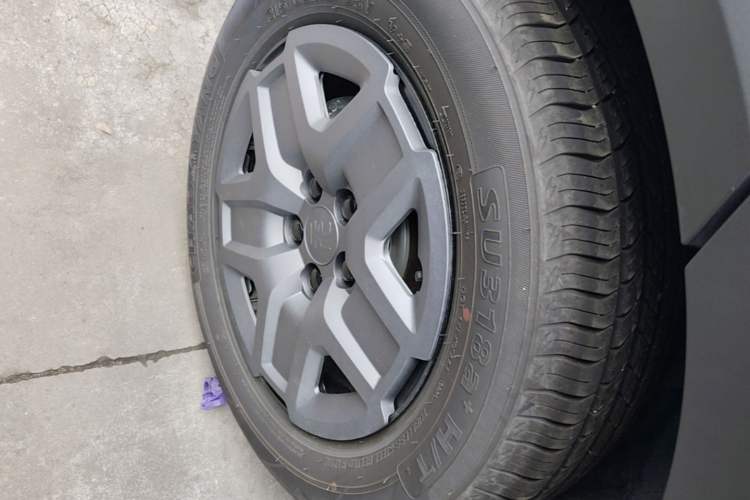 Used BYD Yuan UP 2025 Intelligent Driving Version 401 KM Dynamic Edition Right Rear Wheel Hub