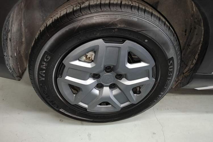 Used BYD Yuan UP 2025 Intelligent Driving Version 401 KM Dynamic Edition Right Rear Wheel Hub