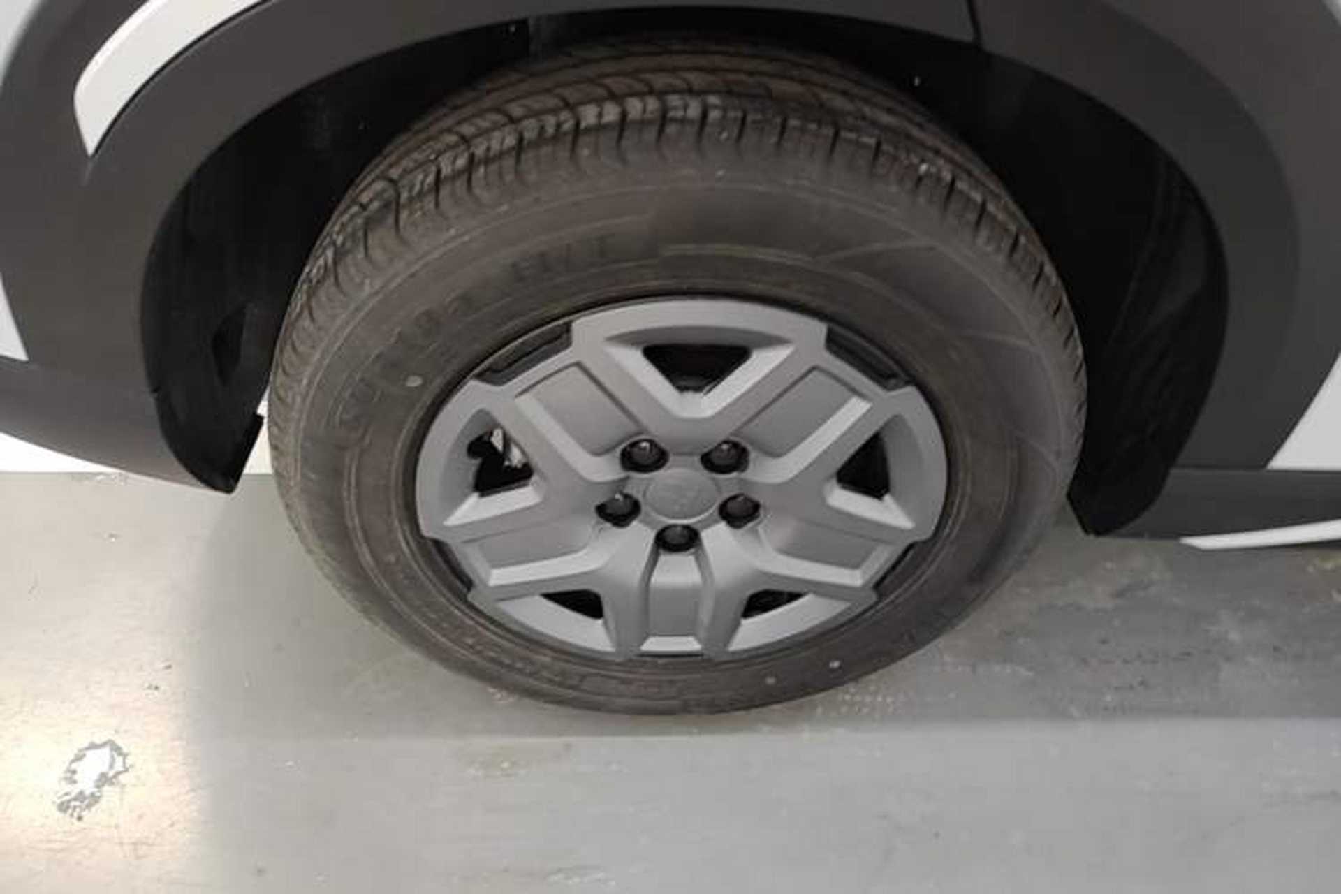 Used BYD Yuan UP 2025 Model 301KM Leading Version Right Rear Wheel Hub