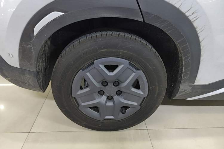 Used BYD Yuan UP 2025 Intelligent Driving Version 401 KM Dynamic Edition Right Rear Wheel Hub