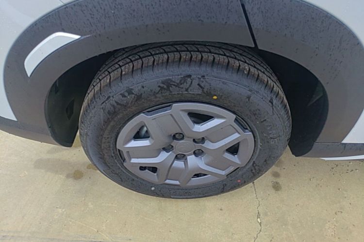 Used BYD Yuan UP 2025 Model 301KM Leading Version Right Rear Wheel Hub
