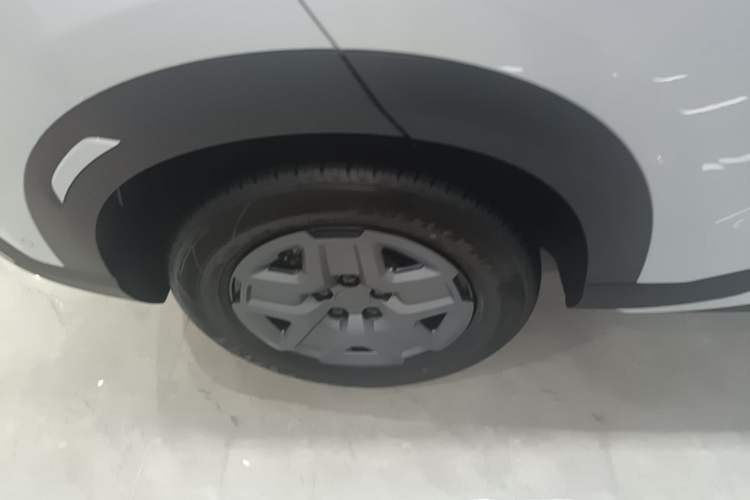 Used BYD Yuan UP 2025 Intelligent Driving Version 401 KM Dynamic Edition Right Rear Wheel Hub