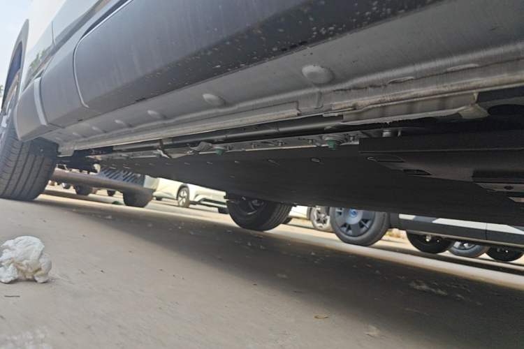 Used BYD Yuan UP 2025 Intelligent Driving Version 401 KM Dynamic Edition Right Side Sill