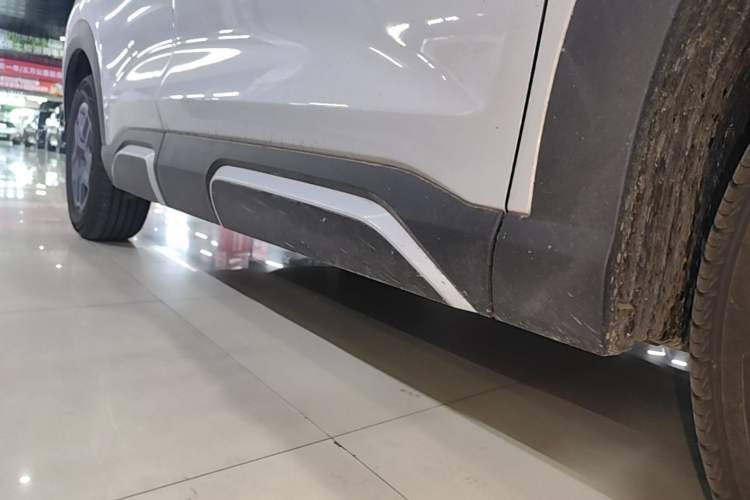 Used BYD Yuan UP 2025 Intelligent Driving Version 401 KM Dynamic Edition Right Side Sill