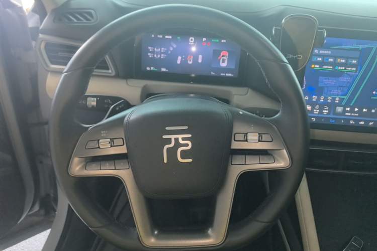 Used BYD Yuan UP 2025 Intelligent Driving Version 401 KM Dynamic Edition Steering Wheel