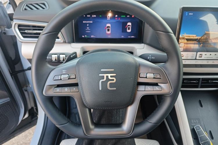 Used BYD Yuan UP 2025 Intelligent Driving Version 401 km Leading Edition Steering Wheel