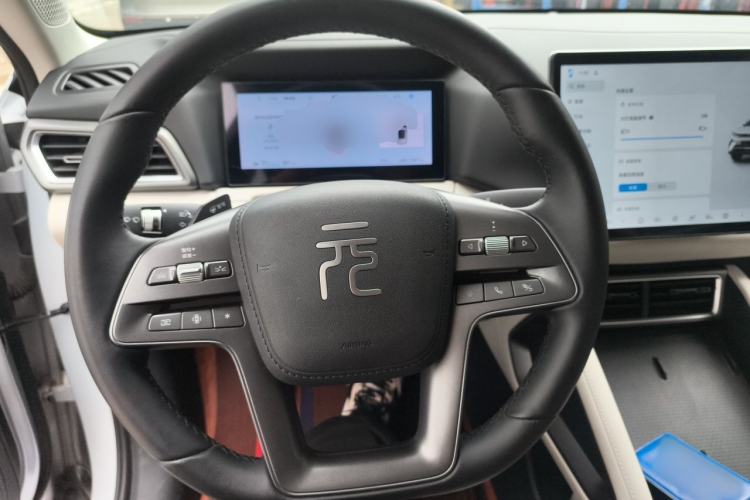 Used BYD Yuan UP 2025 Intelligent Driving Version 401 KM Dynamic Edition Steering Wheel
