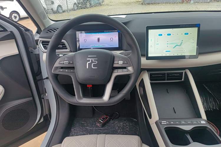 Used BYD Yuan UP 2025 Model 301KM Leading Version Steering Wheel