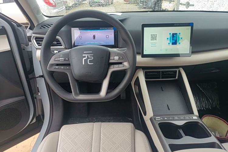 Used BYD Yuan UP 2025 Model 301KM Leading Version Steering Wheel