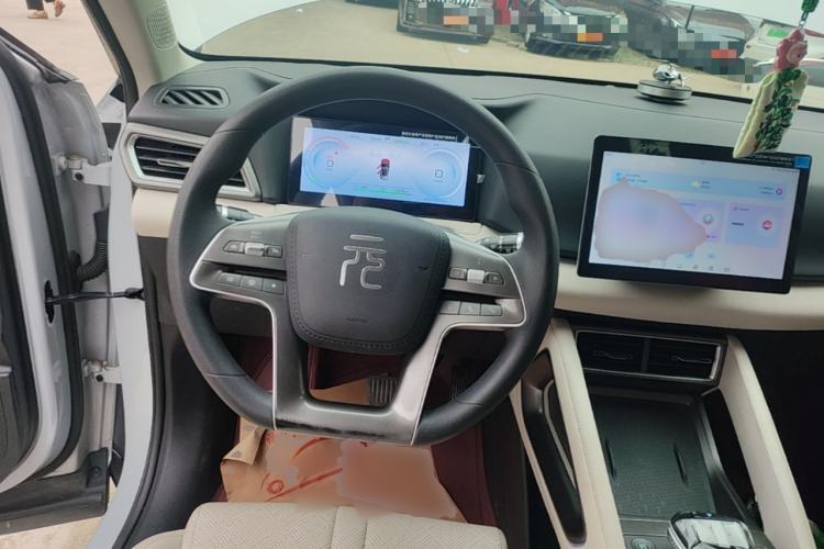 Used BYD Yuan UP 2025 Intelligent Driving Version 401 KM Dynamic Edition Steering Wheel