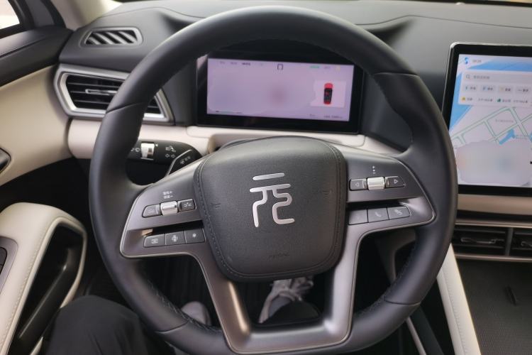 Used BYD Yuan UP 2025 Intelligent Driving Version 401 KM Dynamic Edition Steering Wheel