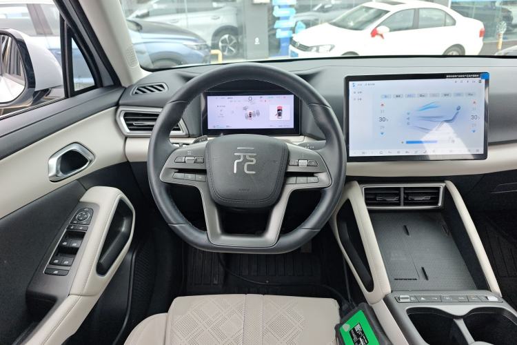 Used BYD Yuan UP 2025 Intelligent Driving Version 401 km Beyond-Range Edition Steering Wheel