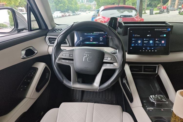 Used BYD Yuan UP 2025 Intelligent Driving Version 401 KM Dynamic Edition Steering Wheel