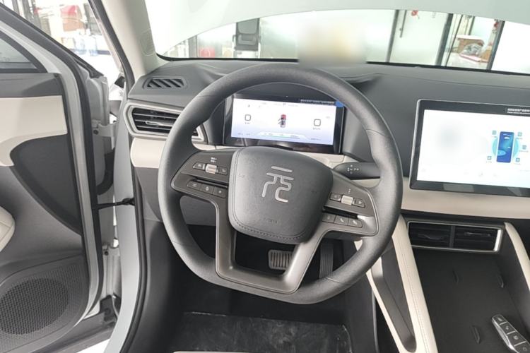 Used BYD Yuan UP 2025 Model 301KM Leading Version Steering Wheel