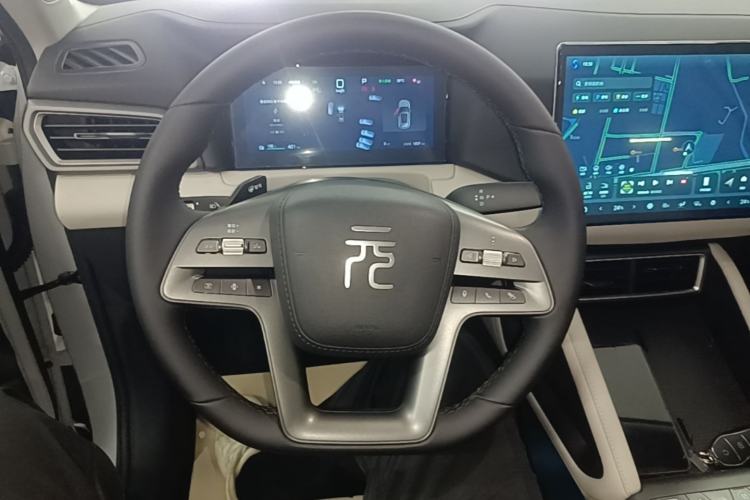 Used BYD Yuan UP 2025 Intelligent Driving Version 401 KM Dynamic Edition Steering Wheel