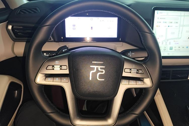 Used BYD Yuan UP 2025 Intelligent Driving Version 401 KM Dynamic Edition Steering Wheel
