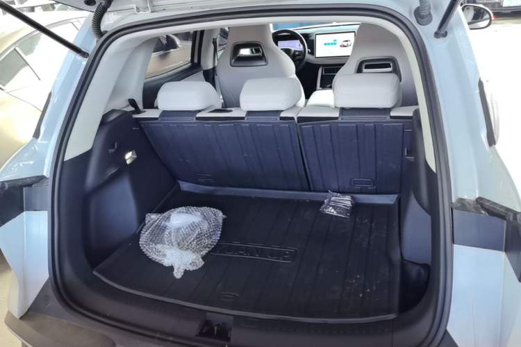Used BYD Yuan UP 2025 Intelligent Driving Version 401 km Leading Edition Trunk