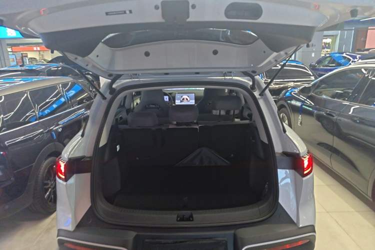 Used BYD Yuan UP 2025 Intelligent Driving Version 401 KM Dynamic Edition Trunk