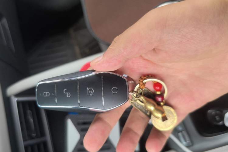 Used BYD Yuan UP 2025 Intelligent Driving Version 401 KM Dynamic Edition Vehicle Key