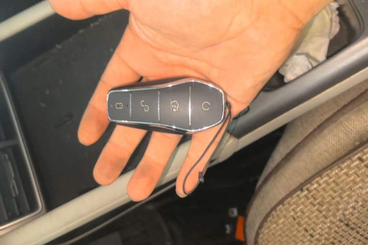 Used BYD Yuan UP 2025 Intelligent Driving Version 401 KM Dynamic Edition Vehicle Key